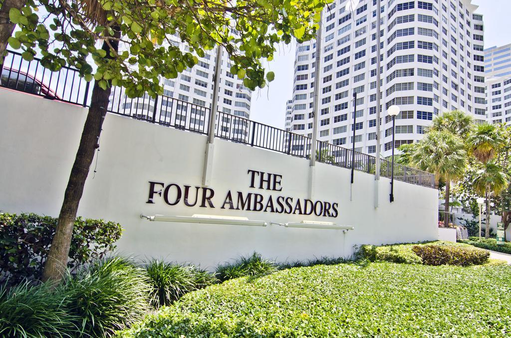 Four Ambassadors Apartments Маями Екстериор снимка